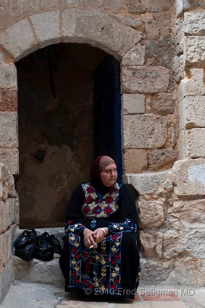 20100408_111814 D3.jpg - Lady, Islamic Quarter